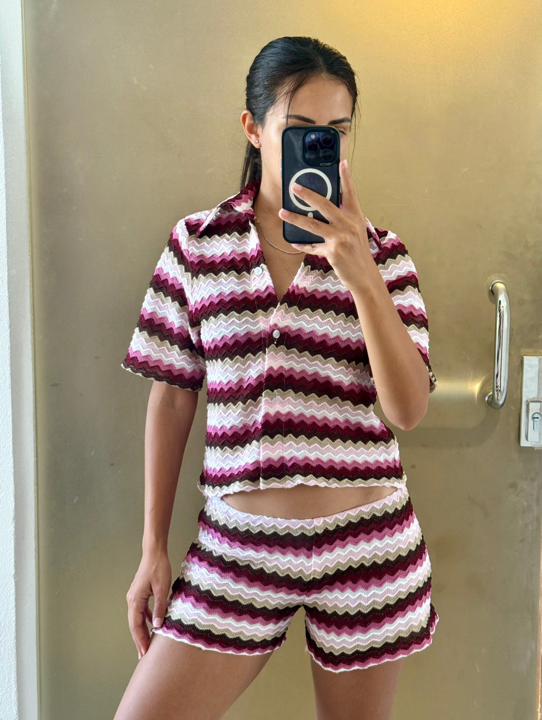 WAVES TOP